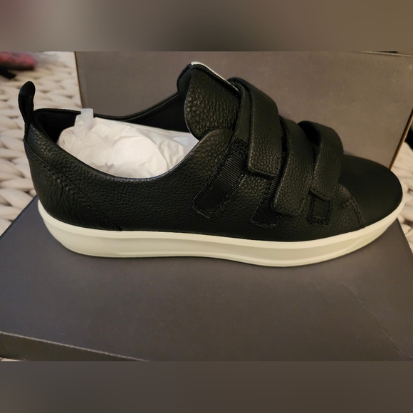NIB ECCO Soft 8 Black Leather Loafer Sneaker Velcro Closure Women's 41 10 - Picture 14 of 16